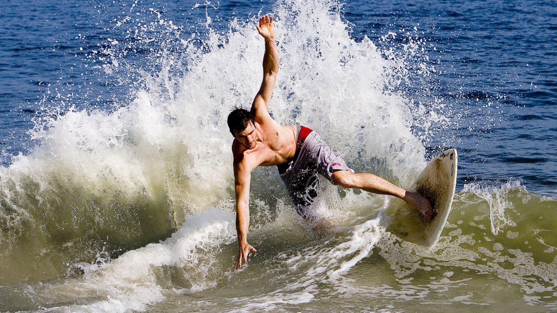 阿尔卡拉斯逆转夺冠 美网见证新王诞生