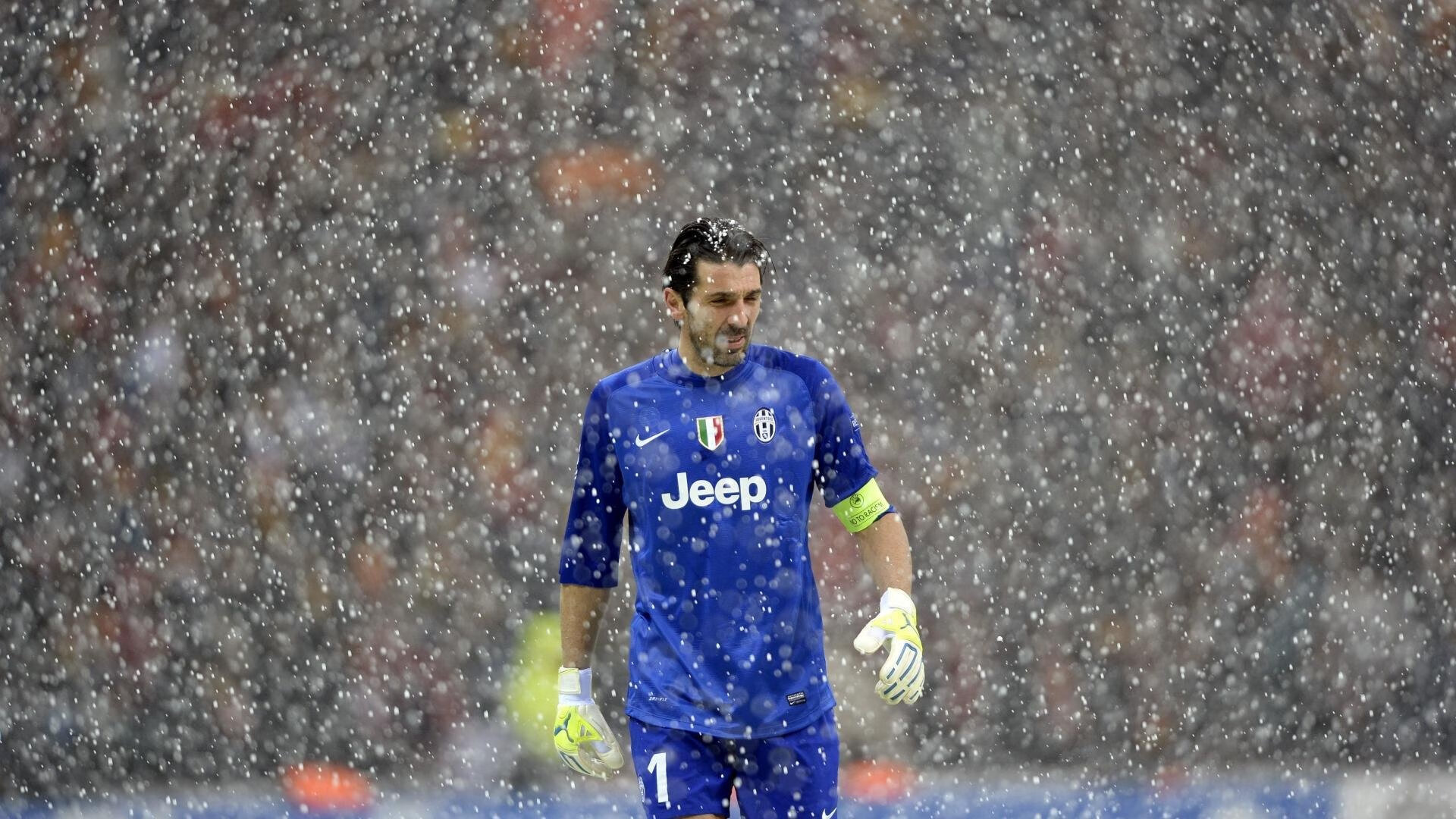 中国速度滑冰队世锦赛再创佳绩 小将张雪峰斩获男子1000米银牌