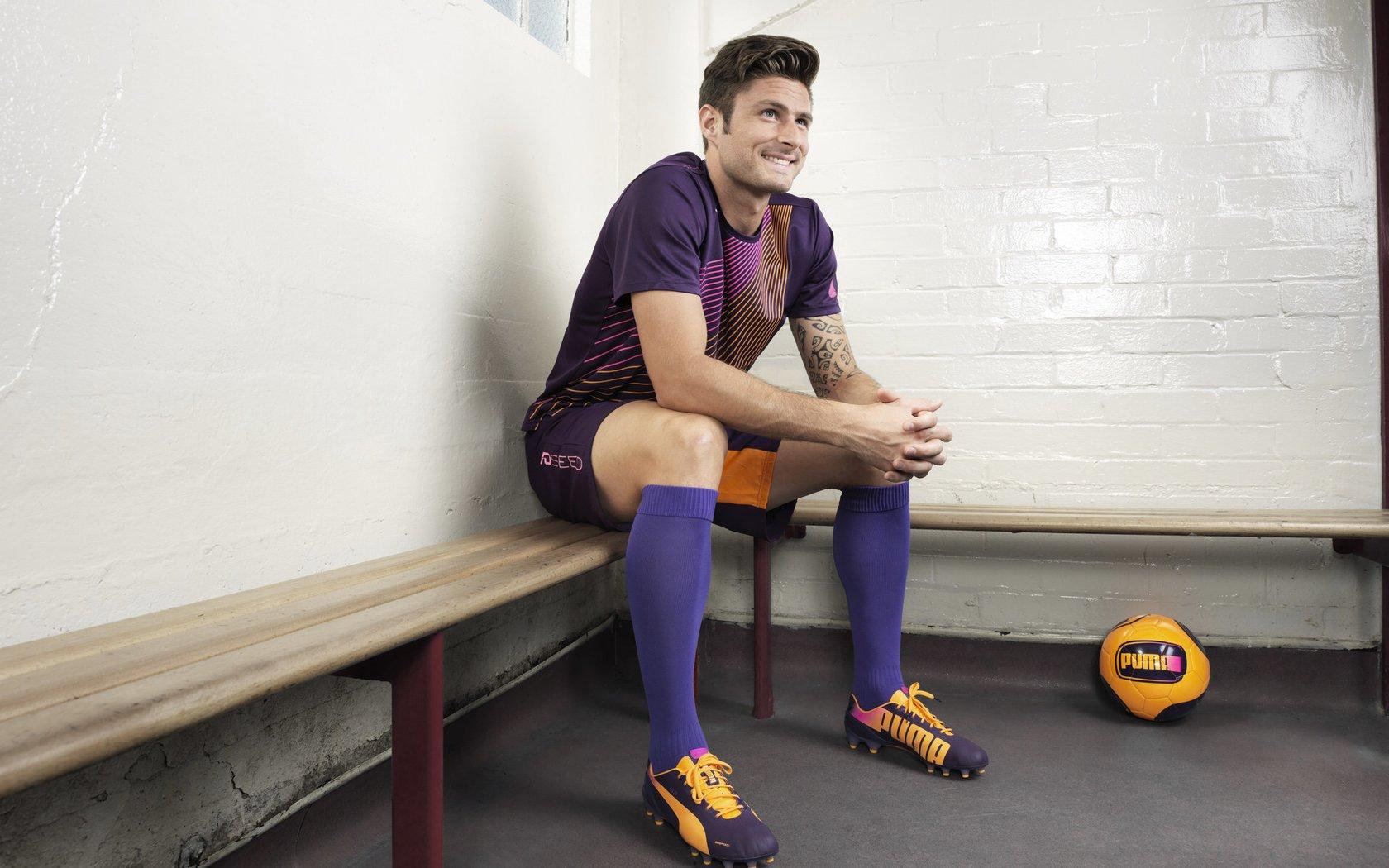 西蒙尼力挺爱将,阿尔瓦雷斯状态引争议?马竞神锋已轰39球回击质疑